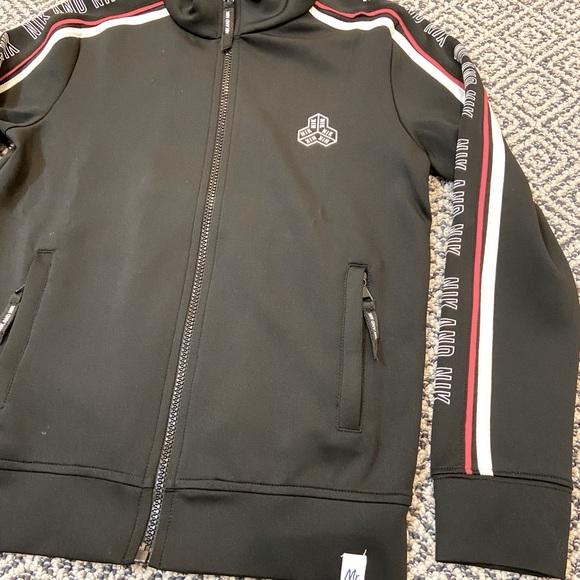 🎉 GUC! 🎉 Nik & Nik Size 10 Black with Red-White Piping Full-Zip Jacket - Picture 4 of 7